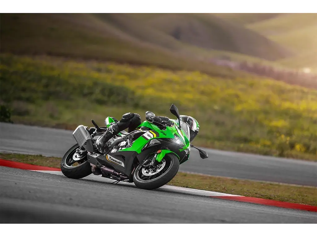 New 2025 Kawasaki ZX-6R KRT EDITION in Laval - Laval Moto