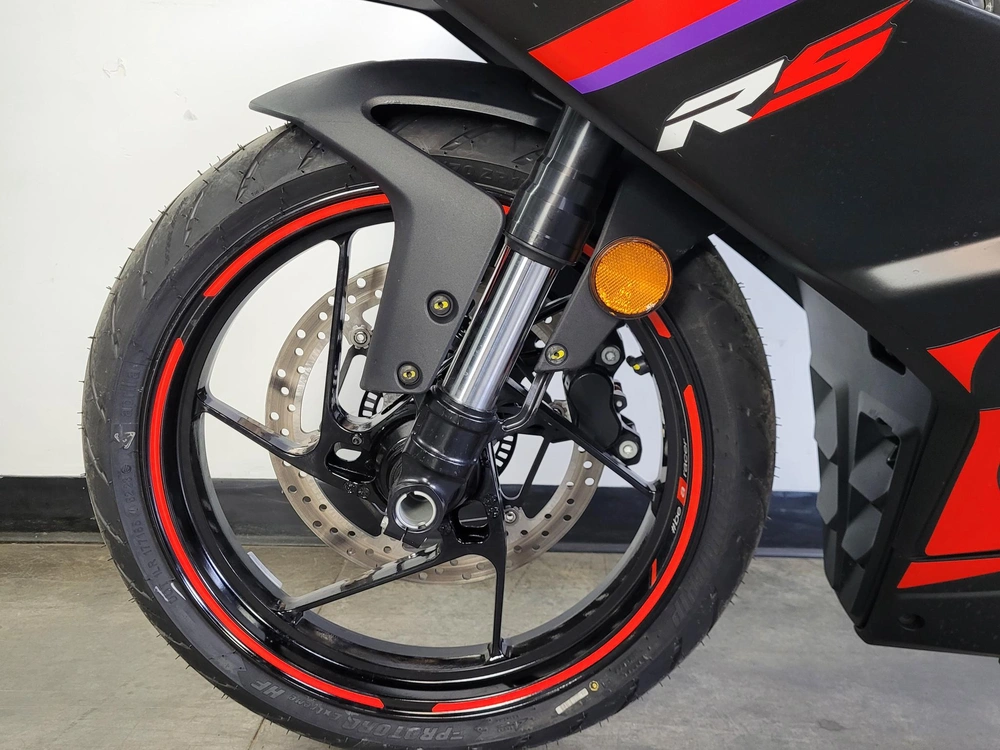 2025 Aprilia Rs 457 Racing Stripes Démo alt