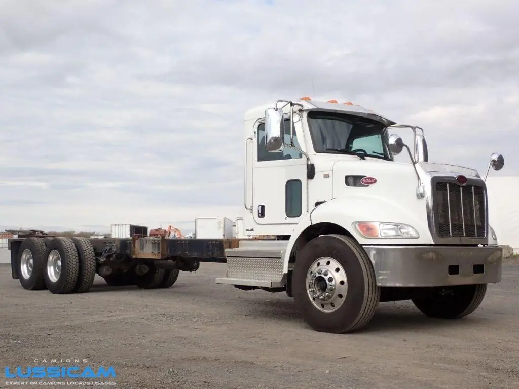 2019 Peterbilt 348