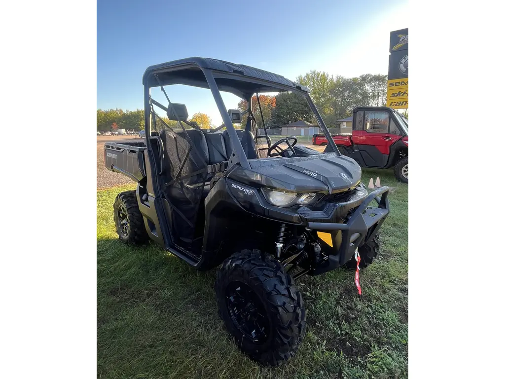 2025 Can-Am DEF XT 64 HD10 8CSH