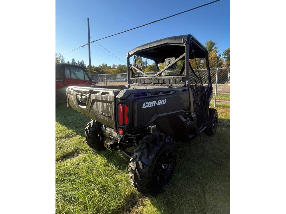 2025 Can-am Def Xt 64 Hd10 8csh alt