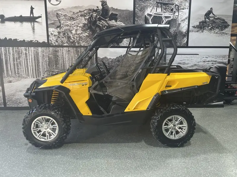 2012 Can-Am COMMANDER XT 1000 DPS **PETIT PRIX!!!**