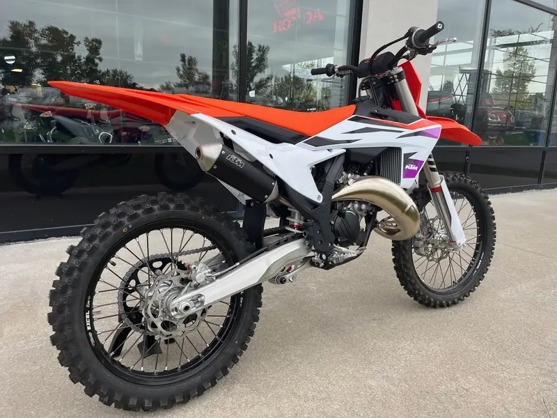 2024 KTM 300 SX thumbnail 3
