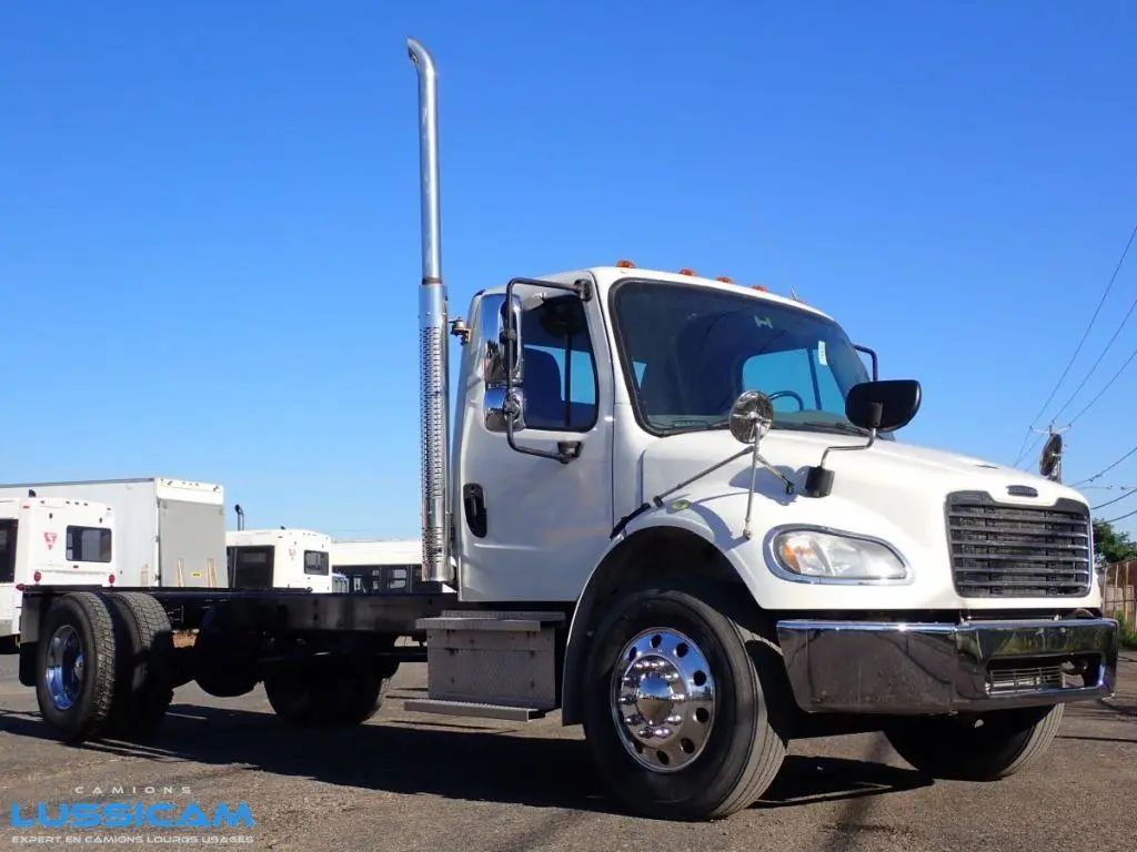 2014 Freightliner M2106