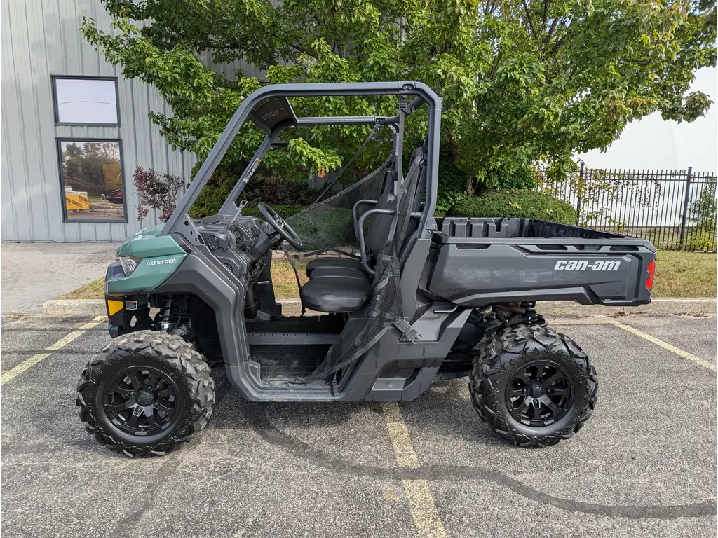 2024 Can-Am DEF DPS 62 HD7 GN 24 8WRB