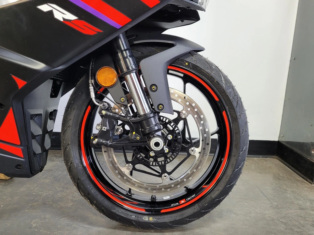 2025 Aprilia Rs 457 Racing Stripes Démo alt