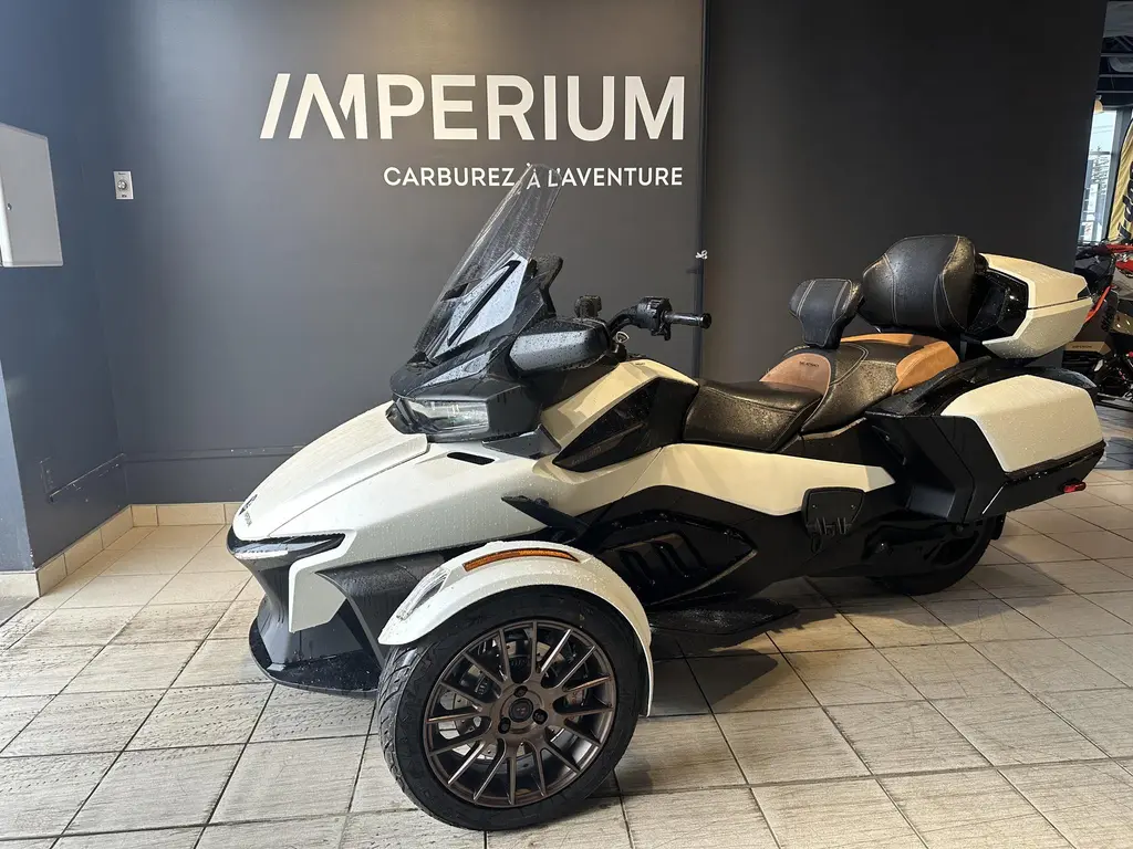 Can-Am SPYDER SEA-TO-SKY 2024 - **DÉMO**