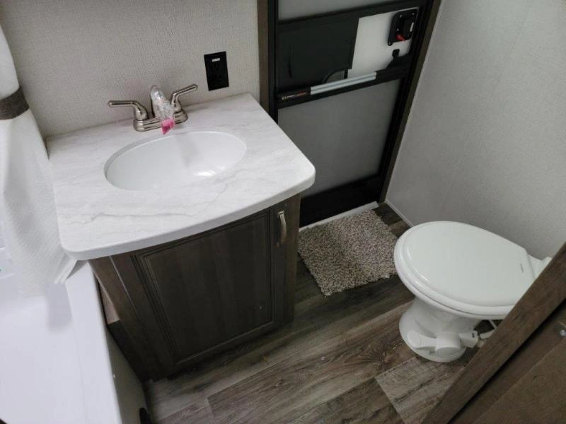 2022 Keystone Rv 32bhs alt