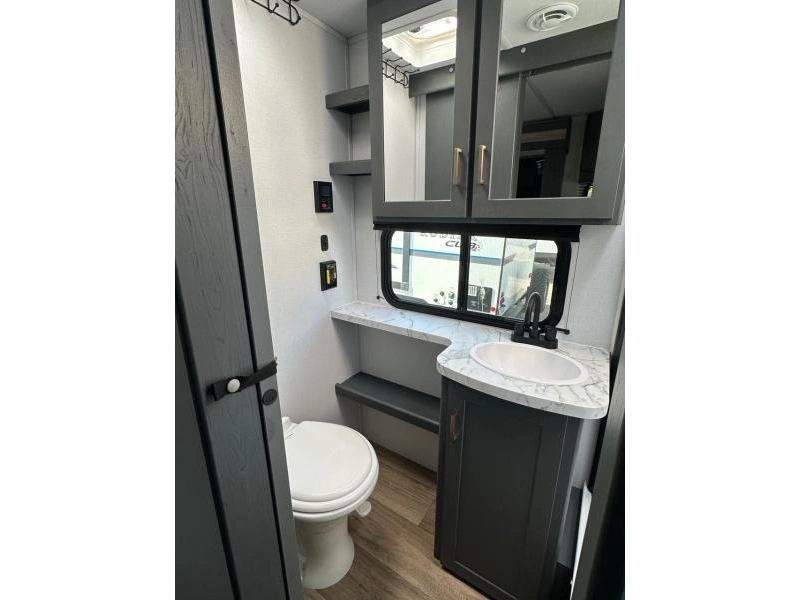 2024 Keystone Rv 2220ml alt