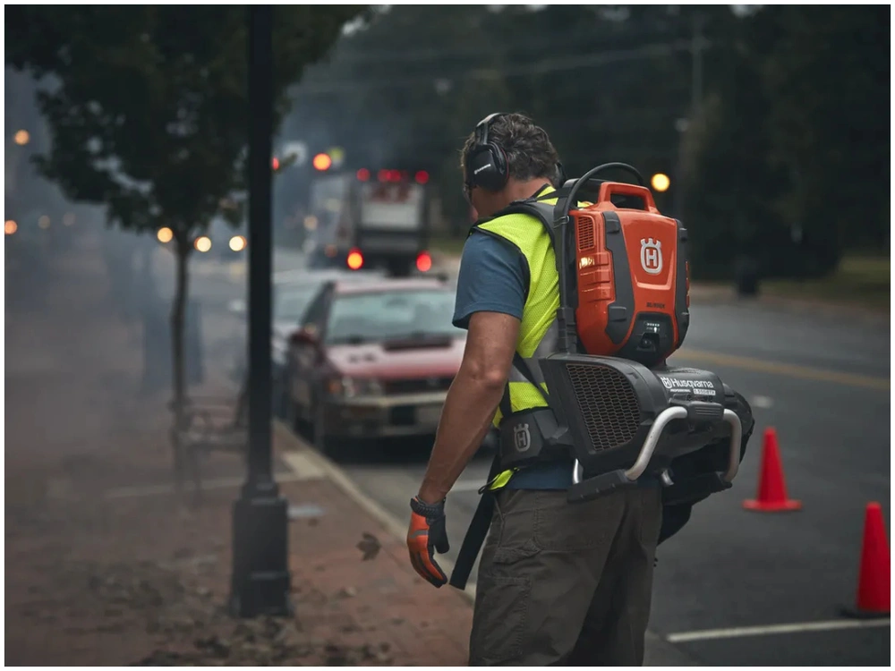 2023 Husqvarna 550ibtx alt