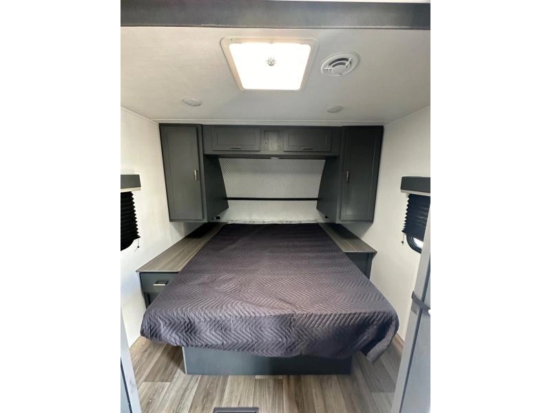 2024 Keystone Rv 2220ml alt