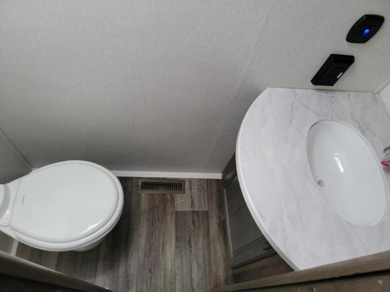 2022 Keystone Rv 32bhs alt