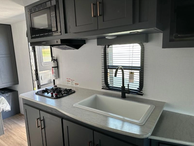 2024 Keystone Rv 1900rd alt