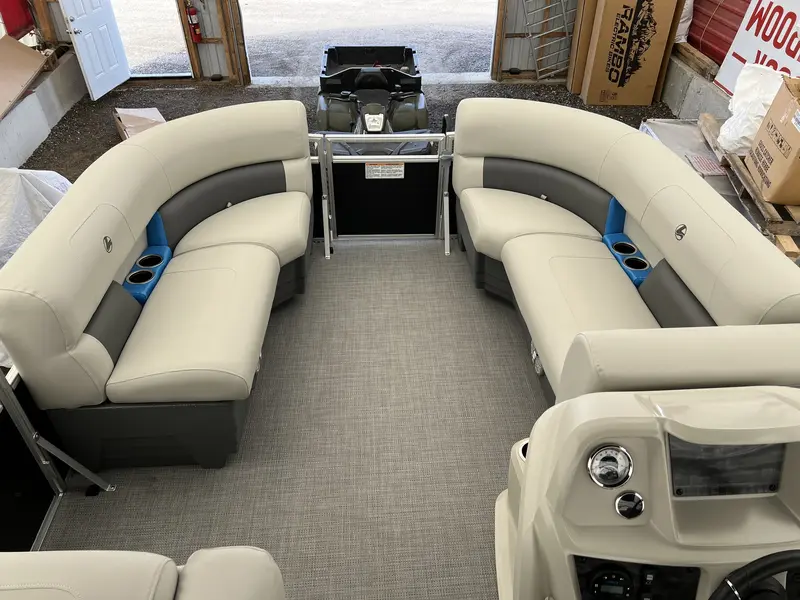Legend 18 FUN PONTOON 2024
