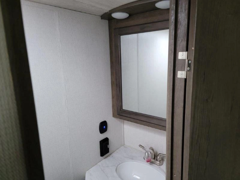 2022 Keystone Rv 32bhs alt