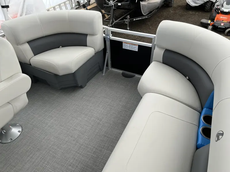 Legend 18 FUN PONTOON 2024