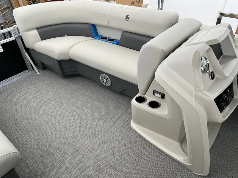 Legend 18 FUN PONTOON 2024