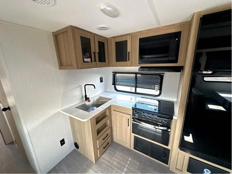 2025 Heartland Prowler 3211BH Deux salles de bain thumbnail 8