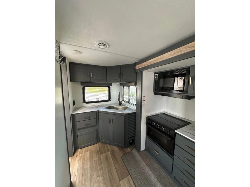 2024 Keystone Rv 2220ml alt