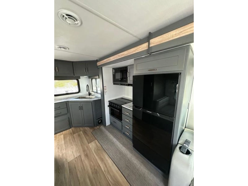 2024 Keystone Rv 2220ml alt