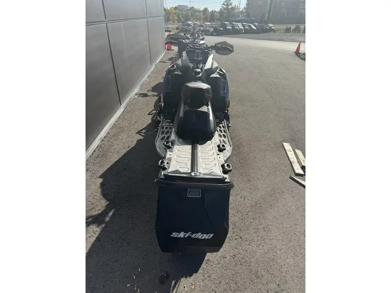 2023 Ski-Doo RENEGADE XRS 850 ETEC w. Smart Shox and 10.25 Touchscreen