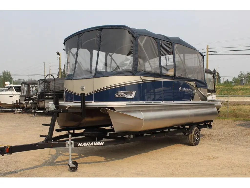 2023 Legend Boats Q-Series Lounge 