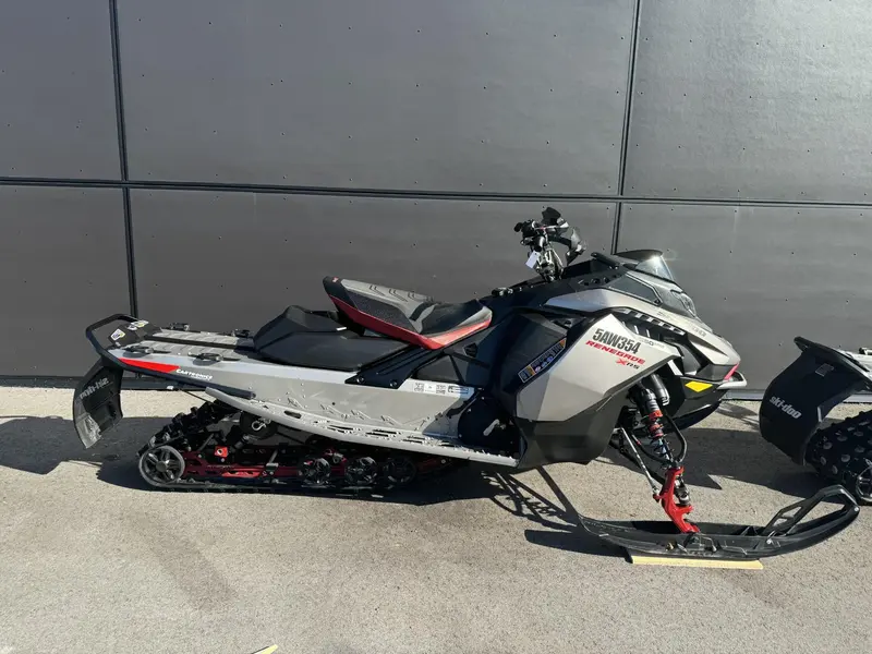 2023 Ski-Doo RENEGADE XRS 850 ETEC w. Smart Shox and 10.25 Touchscreen