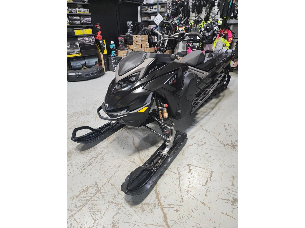 2024 Lynx Shredder Turbo Re3900 3" alt