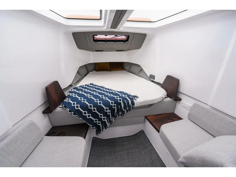 2022 Axopar 37 XC CROSS CABIN