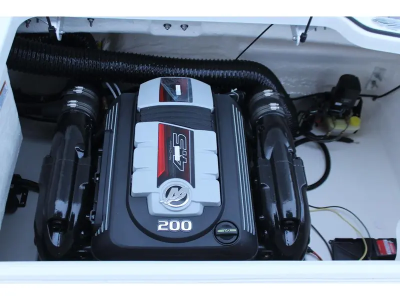 Bayliner VR4 2024