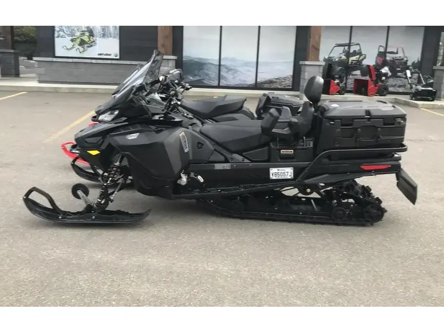 Ski-Doo EXPEDITION SE 900 ACE  2023