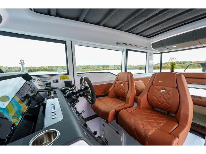 2022 Axopar 37 XC CROSS CABIN