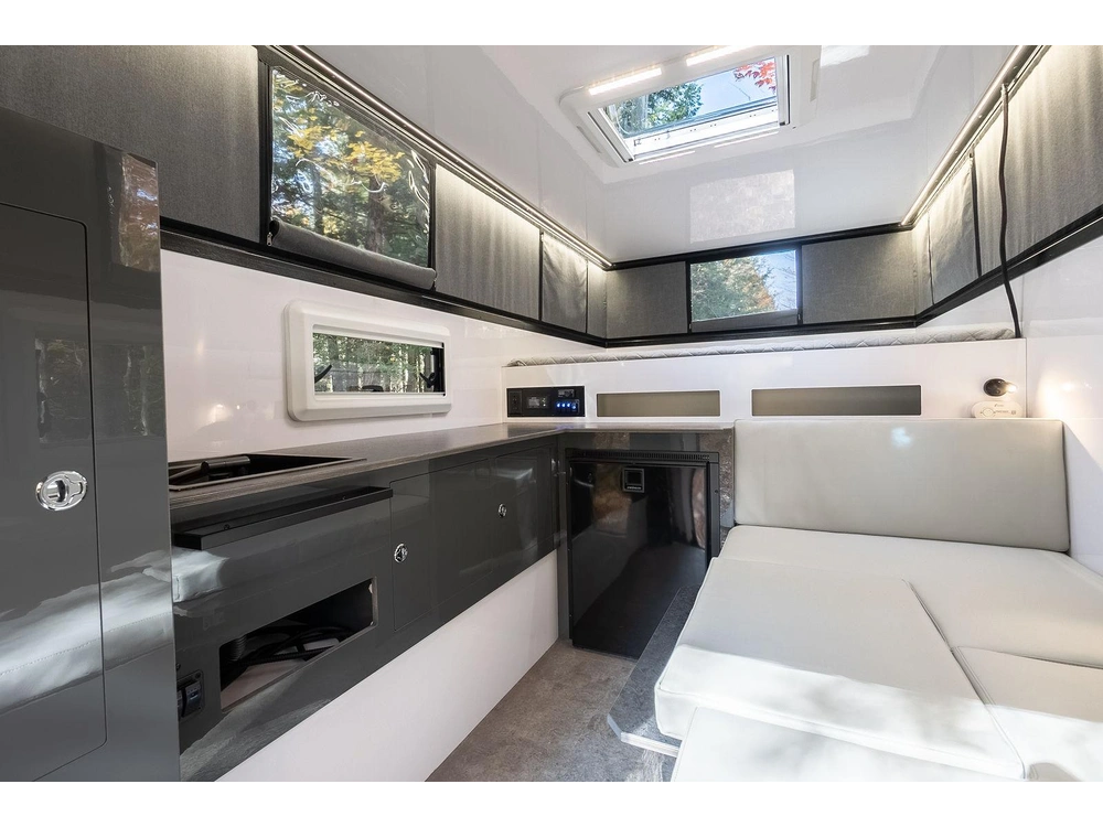 2026 Next Rv Land'r alt