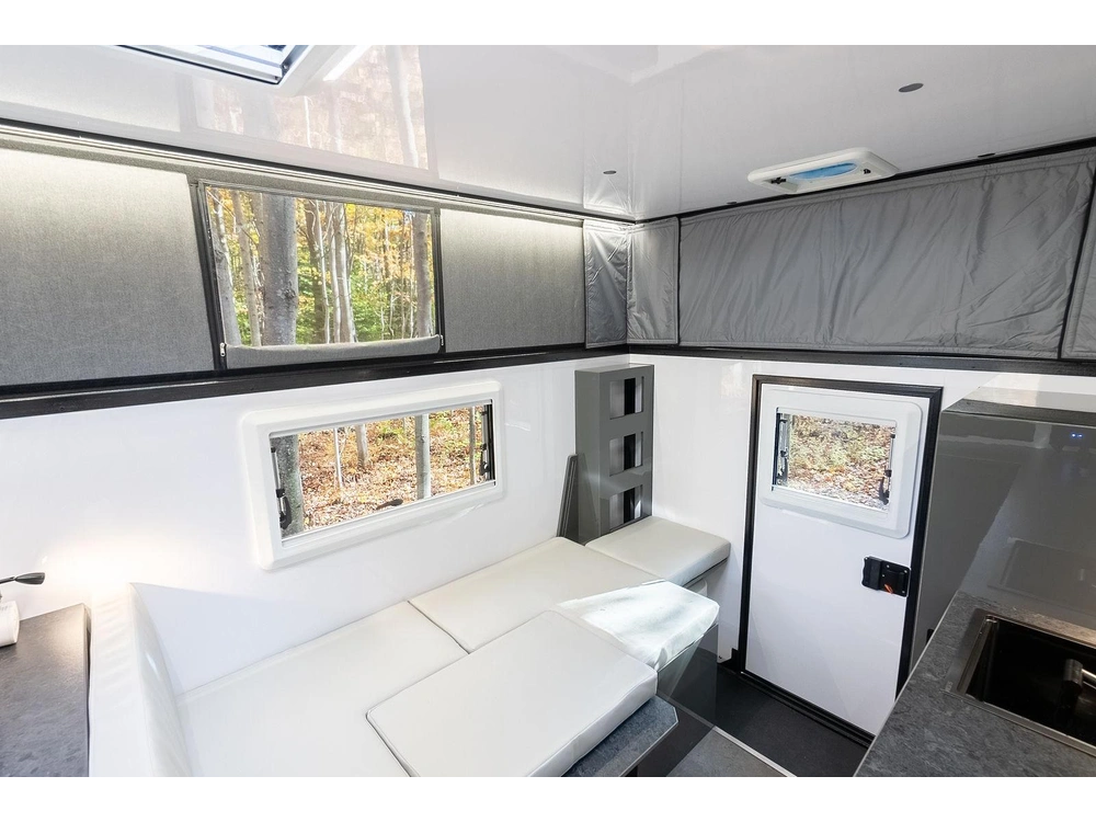 2026 Next Rv Land'r alt