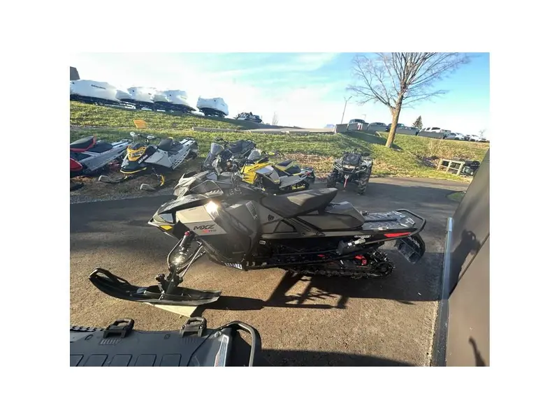 2021 Ski-Doo MXZ XRS 850 ETEC