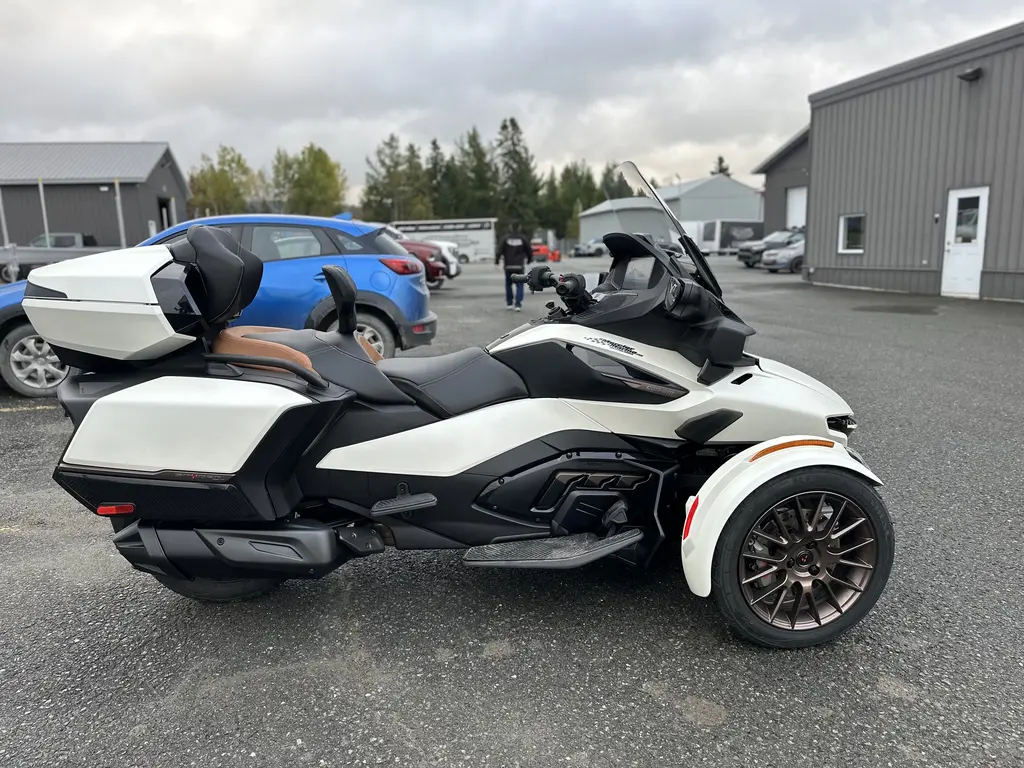 2024 Can-Am Spyder RT Sea-To-Sky