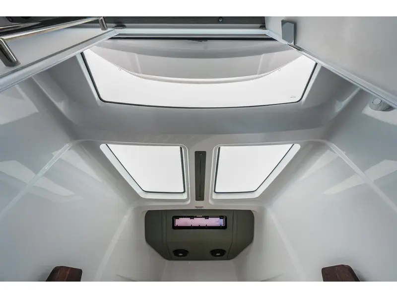 2022 Axopar 37 XC CROSS CABIN