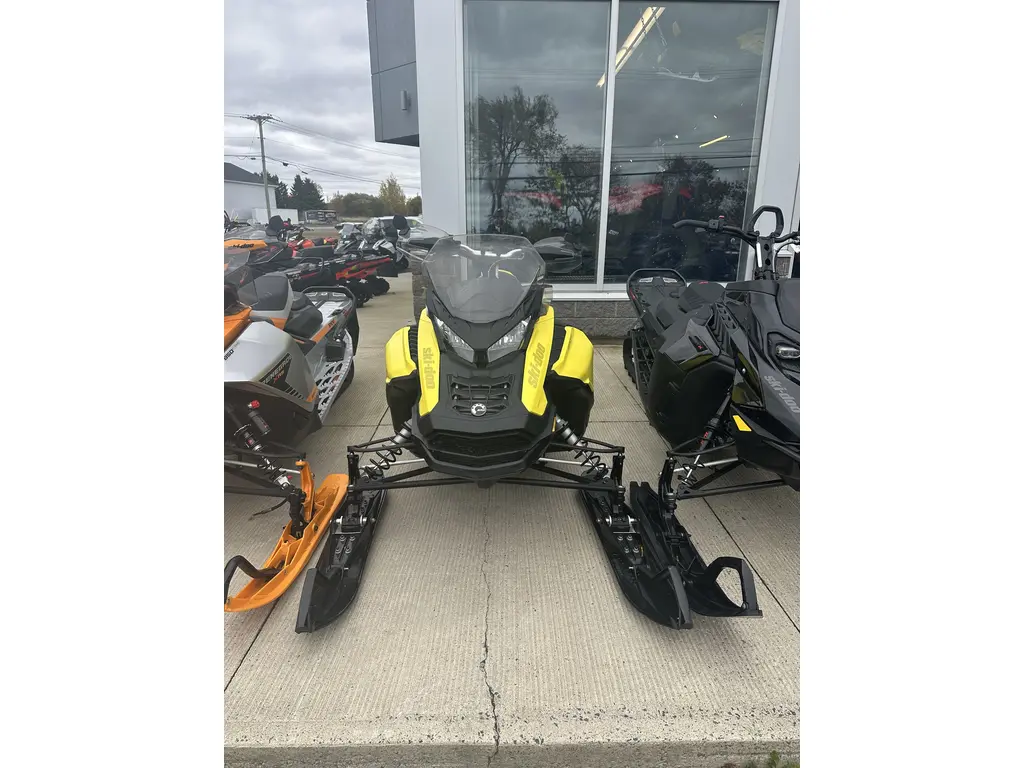 Ski-Doo Renegade Adrenaline 900 ACE TURBO 2021