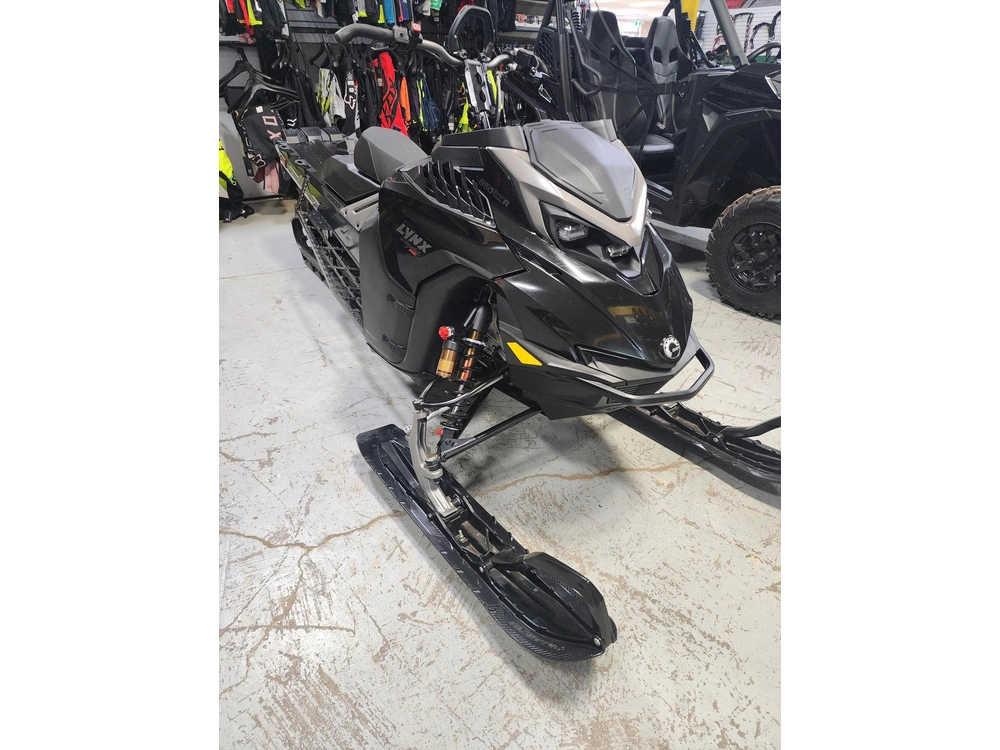 2024 Lynx Shredder Turbo Re3900 3" alt