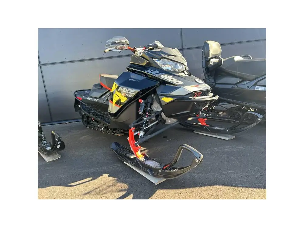 2020 Ski-Doo MXZ XRS 850 ETEC