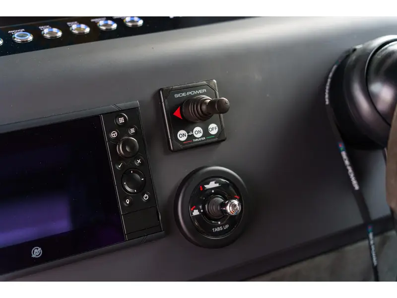 2022 Axopar 37 XC CROSS CABIN