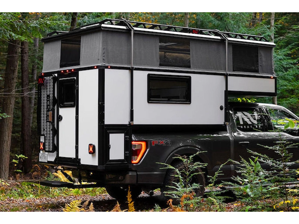 2026 Next Rv Land'r alt
