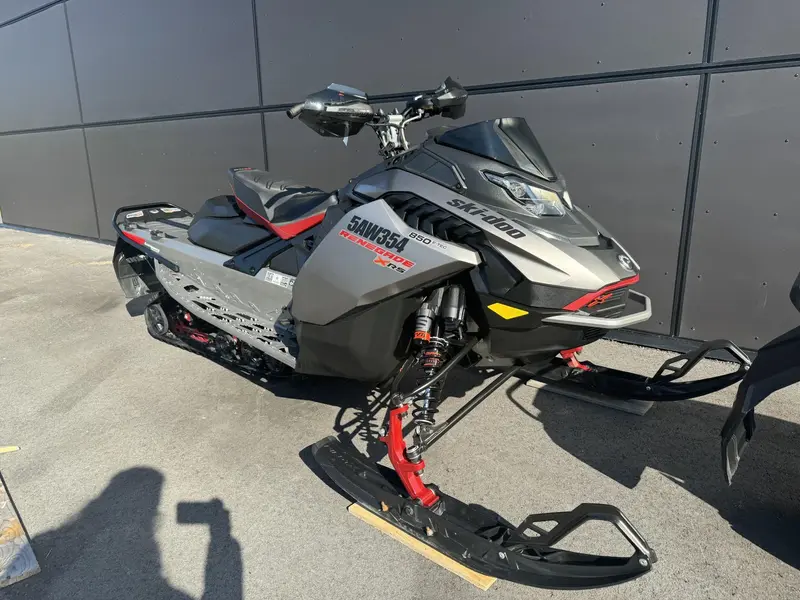 2023 Ski-Doo RENEGADE XRS 850 ETEC w. Smart Shox and 10.25 Touchscreen