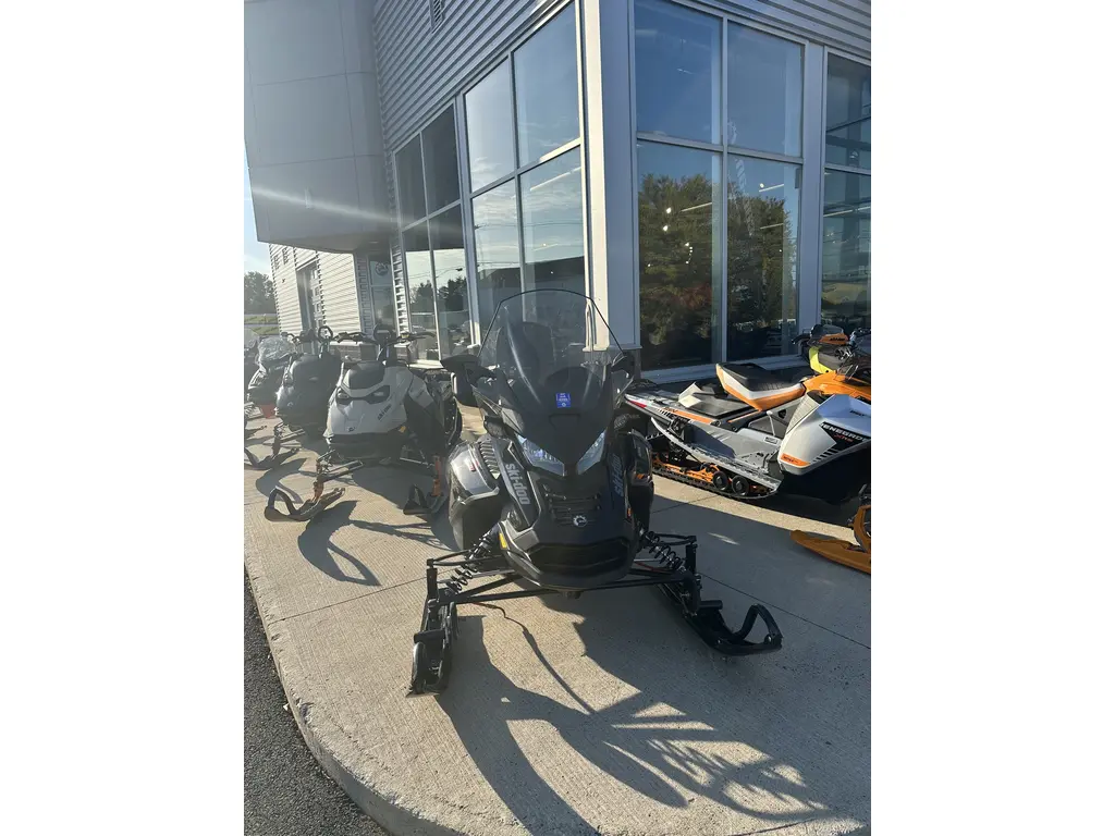 2021 Ski-Doo Grand Touring Limited 900 ACE