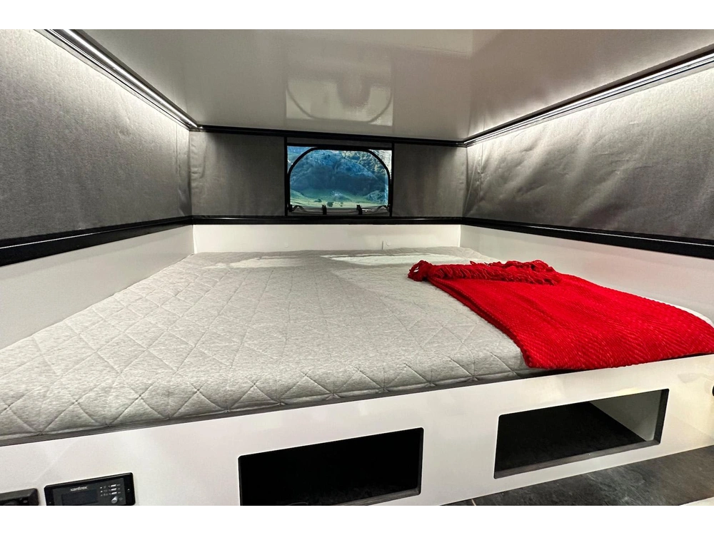 2026 Next Rv Land'r alt