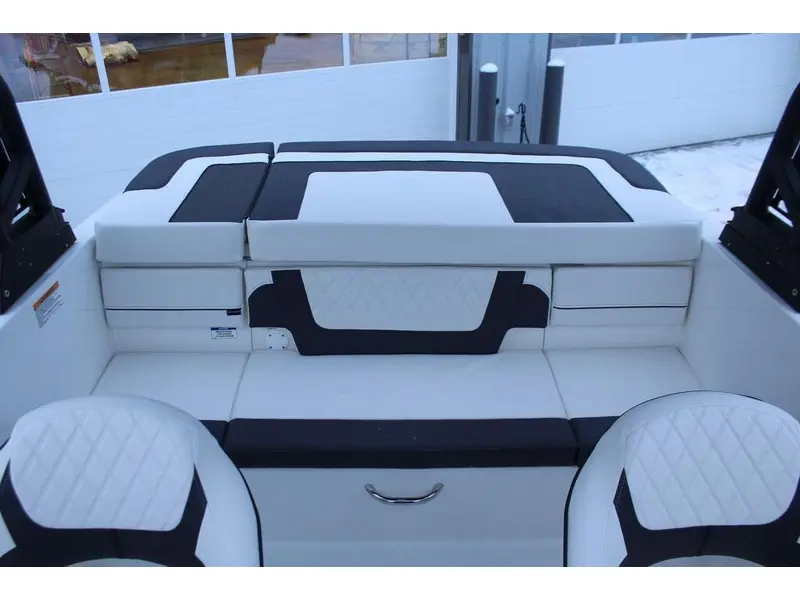 Bayliner VR4 2024