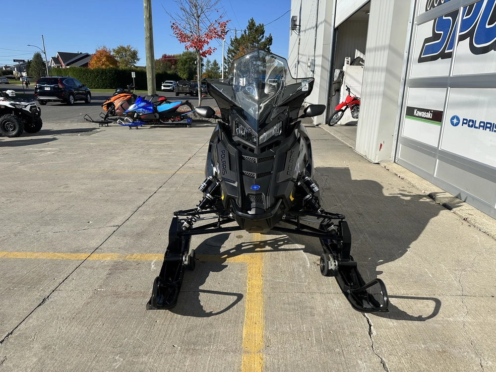 Polaris 800 Switchback Assault 144 2020 alt