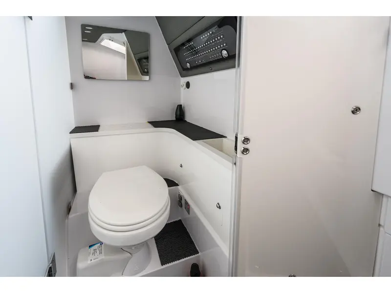 2022 Axopar 37 XC CROSS CABIN