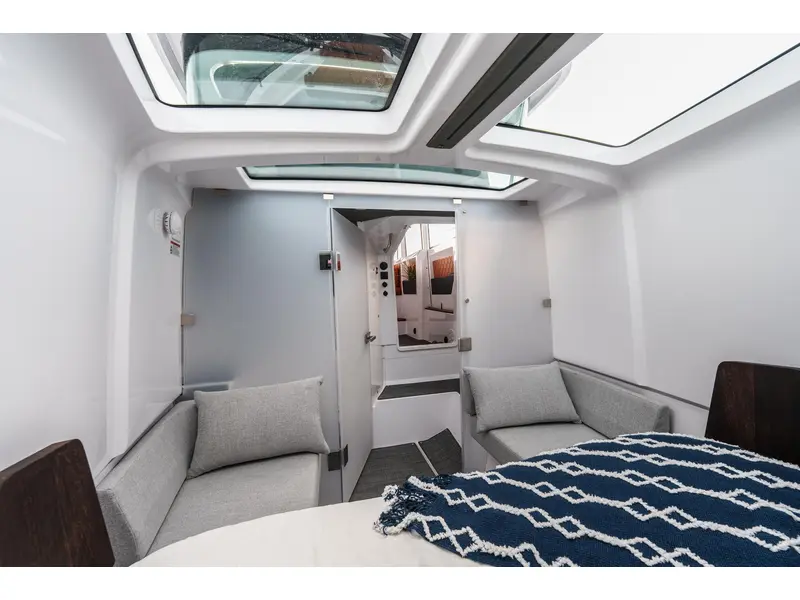 2022 Axopar 37 XC CROSS CABIN