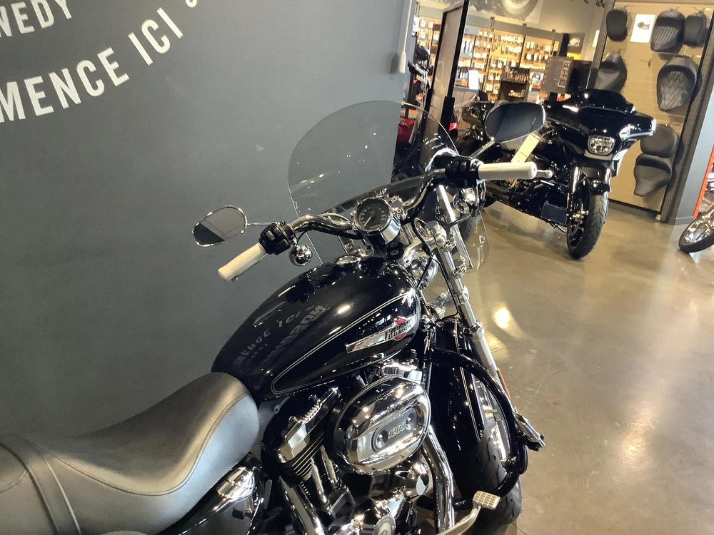 Harley-davidson Sportster Xl1200c 2012 alt